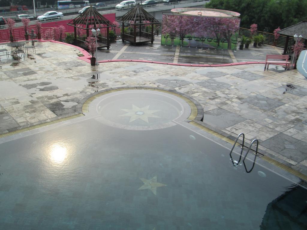 Twin Plaza Jakarta