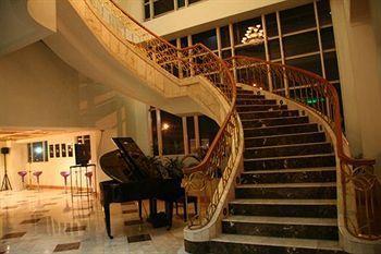 Hotel Twin Plaza 4*