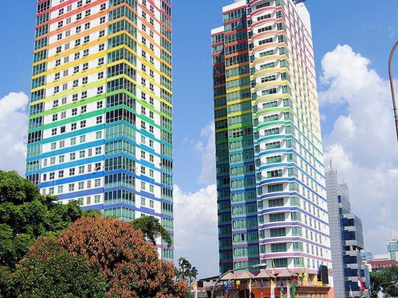 Twin Plaza