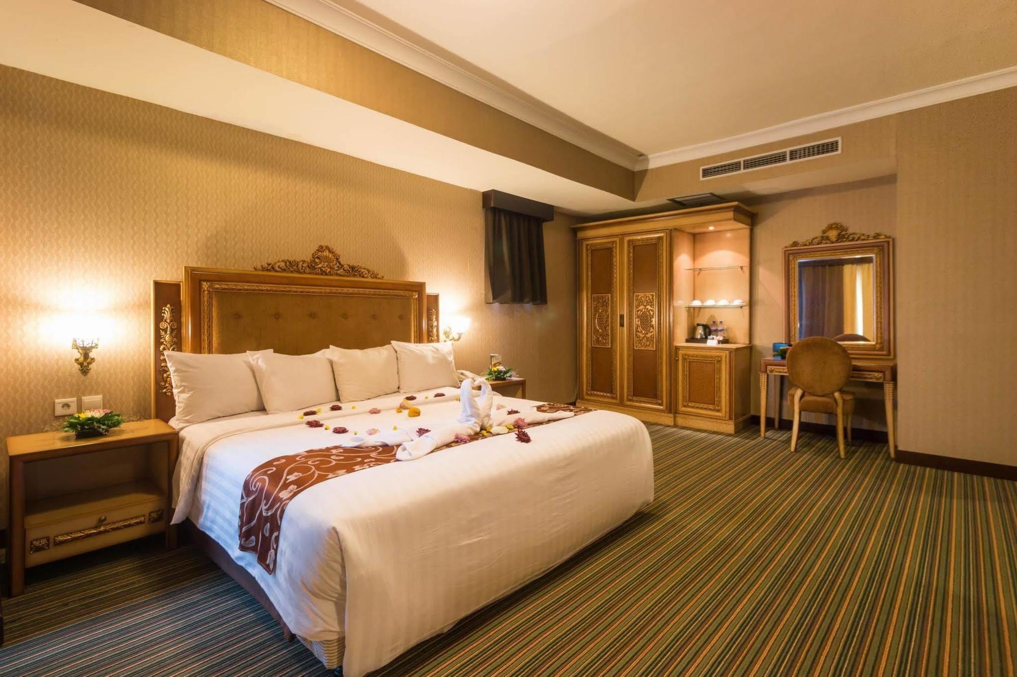 Twin Plaza Hotel Jakarta